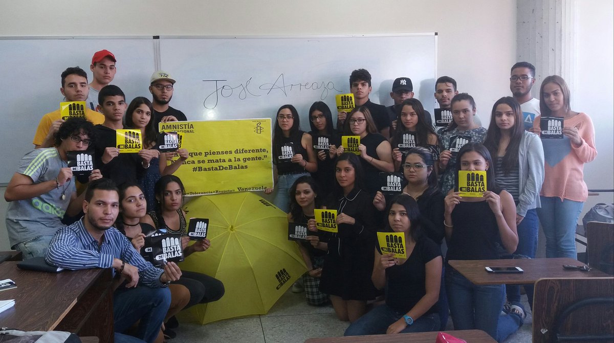AmnistiaBolivar's tweet photo. Desde Amnistia Red Bolivar decimos #bastadebalas para que situaciones como las del estudiante ucabista José Arreaza no vuelvan a ocurrir https://t.co/00gcvgyith