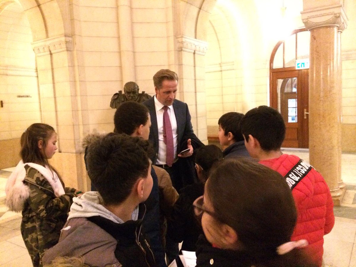 werkenaepaard's tweet photo. Kinderen WaeP Na School ontmoeten toekomstig minister @hugodejonge, @gemeenteraad010. https://t.co/VbKXRsAGSd