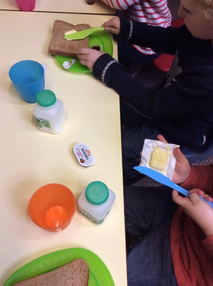 Look at the independence at snack time, School Lane Children’s Centre <a href="/powyssch/">Ysgolion Powys</a> <a href="/tchristine740/">Christine Thomas</a> <a href="/penygloddfa/">Ysgol Penygloddfa</a>