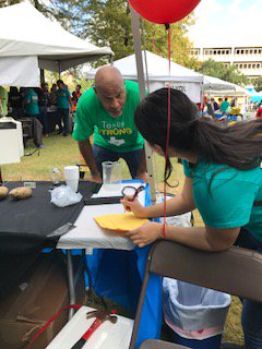 bp_America's tweet photo. We really enjoyed meeting the next generation of scientists and engineers at #Houston @EnergyDayFest! #EnergyDay2017 #STEM https://t.co/dxCiVdbM6q