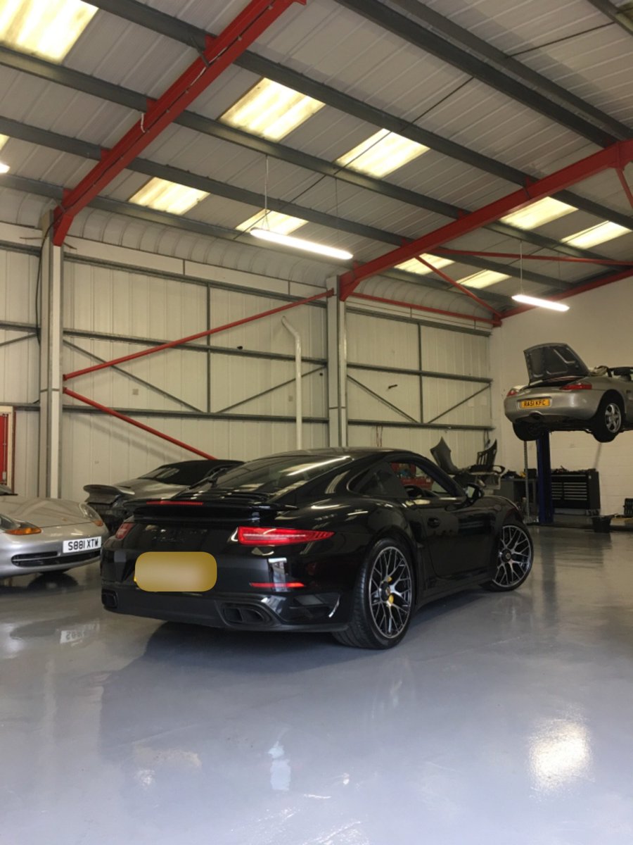 PerformanceDw's tweet photo. Amongst other lovely cars today we have this stunning 991 Turbo S in for a full service and coil pack change #porschewellingborough https://t.co/mPDQehduPE