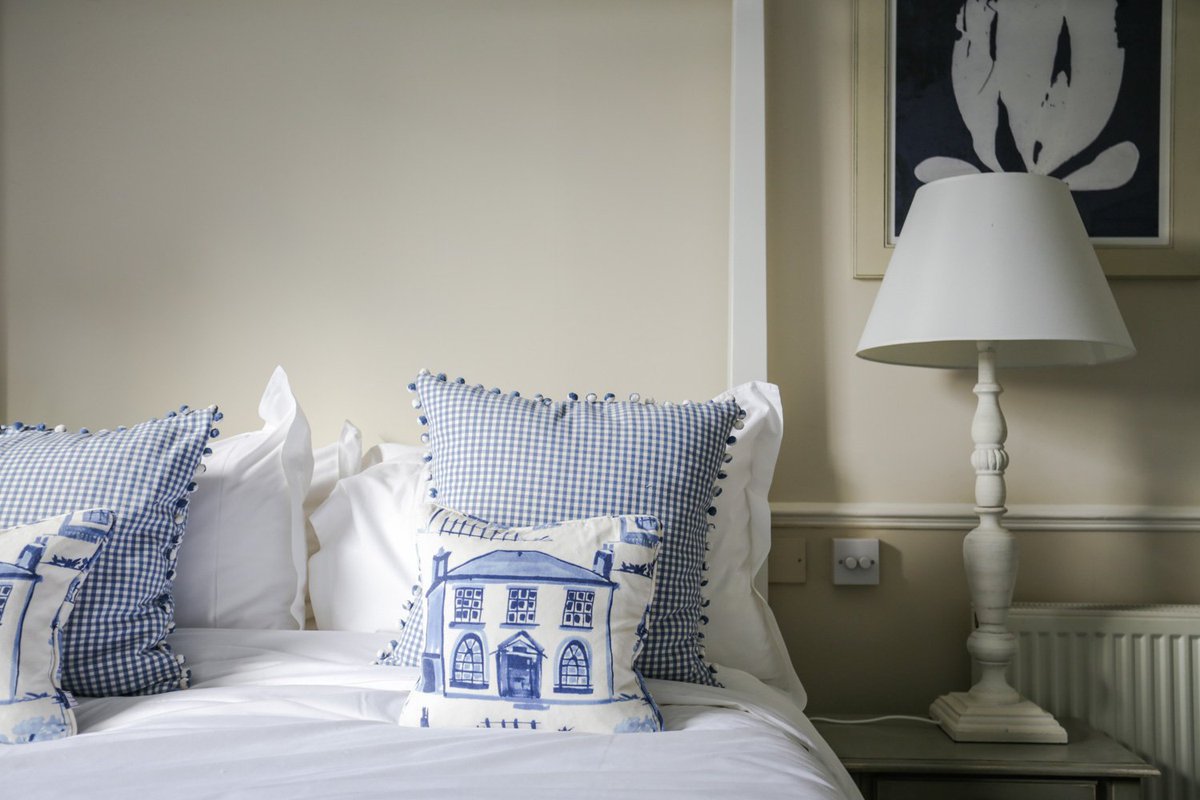 LeightonTHouse's tweet photo. Room One, One of the favourites... #Leightontownhousebath #visitbath #citybreak https://t.co/4Ykt1mOU3k