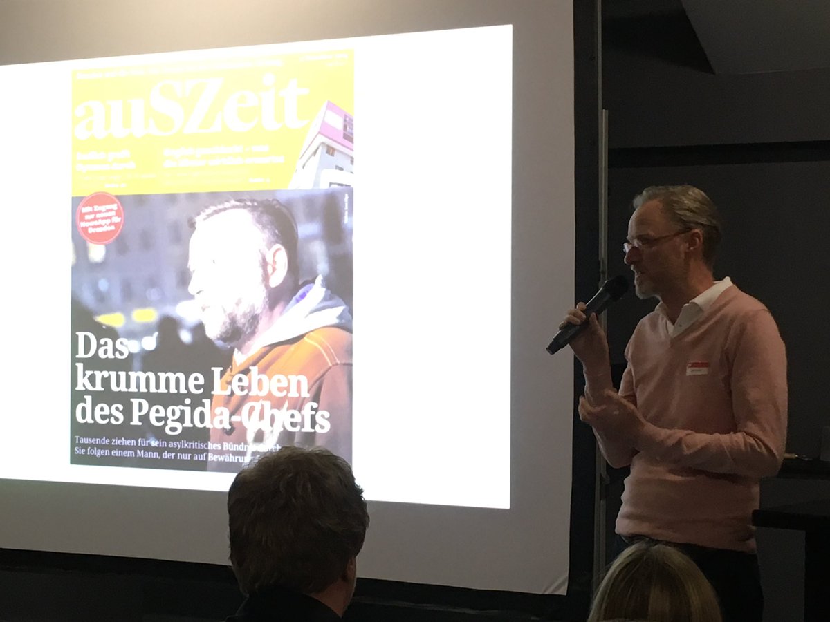 PresseClub_Ffm's tweet photo. Zum Abschluss der Media Fail Night erzählt uns Uwe Vetterick von der @szonline über das Projekt „auSZeit“! #fpcnetz #mediafailnight https://t.co/FuvmaN3OCI