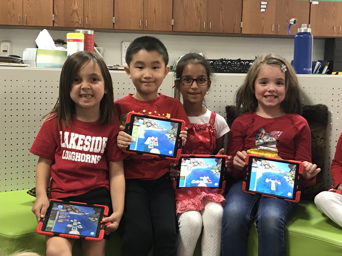 timmyGTI's tweet image. #lakesidecodes #beyondhourofcode #futureready 📲💯 #authenticinterventions @Coppellisd #lakeside1718 @MsLeonardsClass