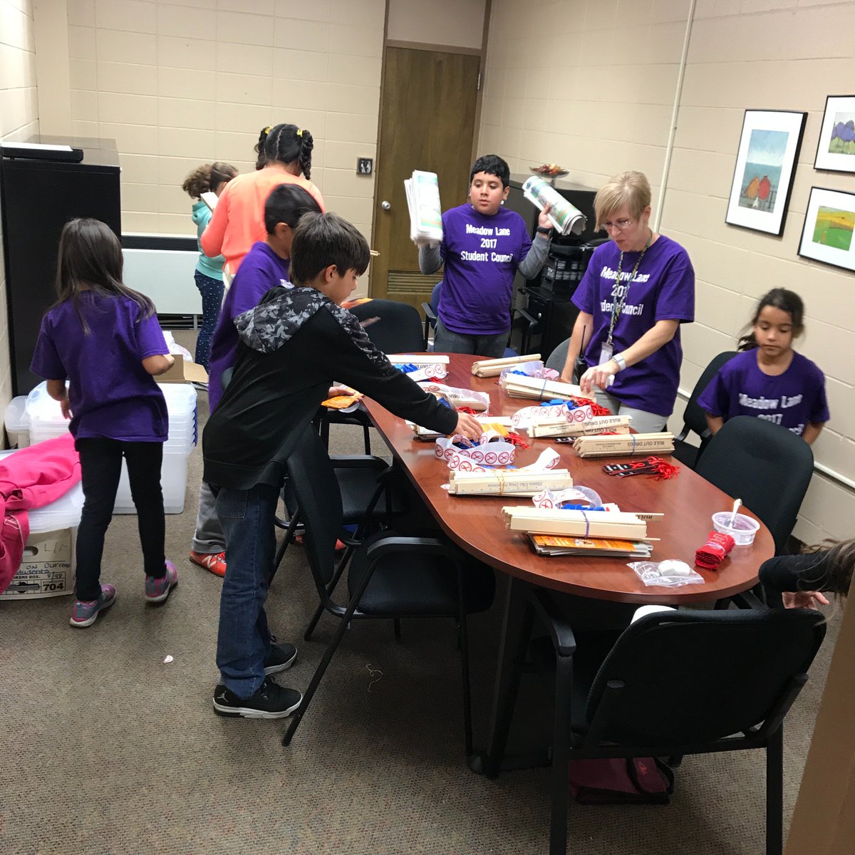 cmbennick's tweet photo. Student Council hard at work ... preparing for our first assembly @ML_School https://t.co/Bvf7IchrkJ