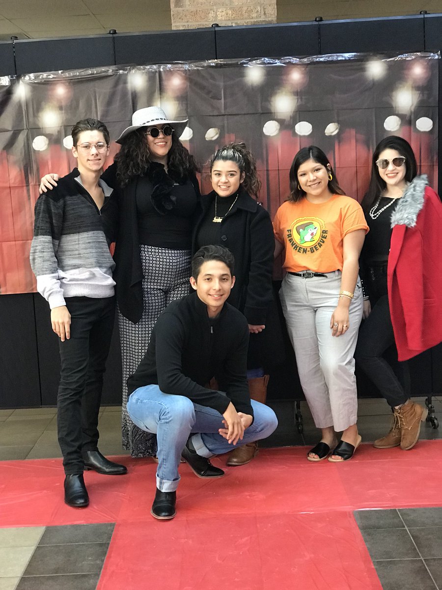stuco_kforest's tweet photo. @KleinForest HoCo Day 2- Be the Next Model:Fashion Day #kleinspirit #bethenexttopmodel https://t.co/eg6zH1Syum