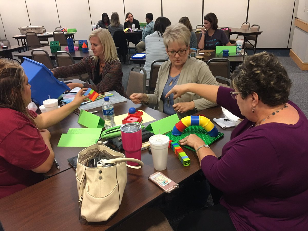 Daelynn08's tweet photo. Building simple machines in Access 4 All: Architecture &amp; Engineering in ECE. #STEAM #STEM #ECE https://t.co/D18gKIZqEL