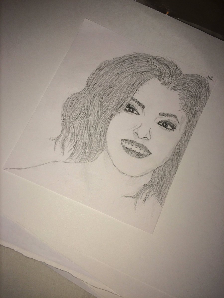 chloebealee's tweet photo. #PitchPerfectFan i tried lol https://t.co/Ddheapwgnb