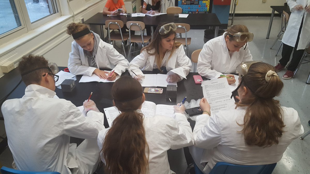 MrsFisher_Sci's tweet photo. #opsbio love these guys! Hard working scientists. They love the act. https://t.co/YrvXMD636B