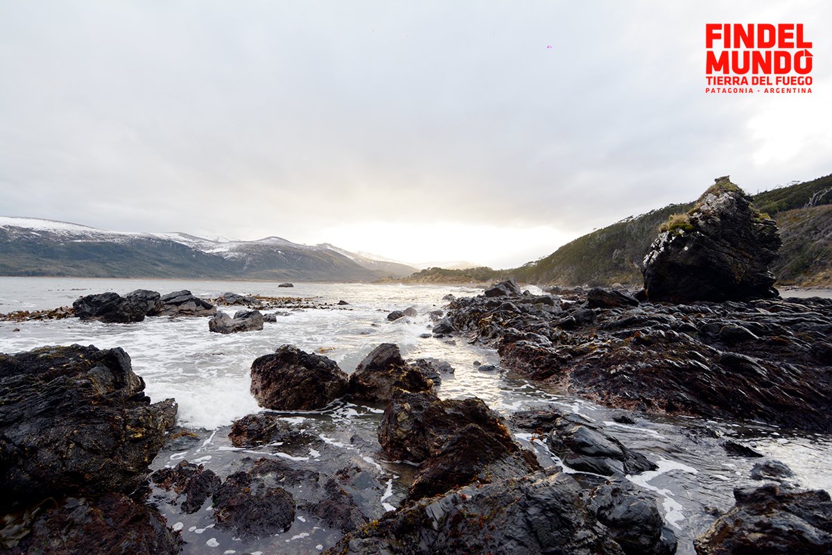 TurismoTDF's tweet photo. Atardecer en Puerto Español, Canal Beagle #PuertoEspañol #CanalBeagle #FinDelMundo #TierraDelFuego #EsAventura #Atardecer https://t.co/1kMA76WPtk
