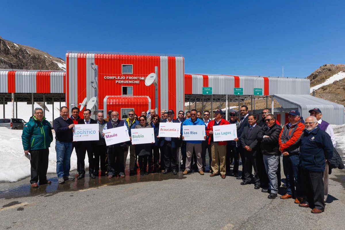 Corfo's tweet photo. En complejo paso fronterizo #PasoPehuenche se lanzó Programa Estratégico Mesoregional Logístico Centro Sur  @Transforma_CL https://t.co/iacghLoY1t