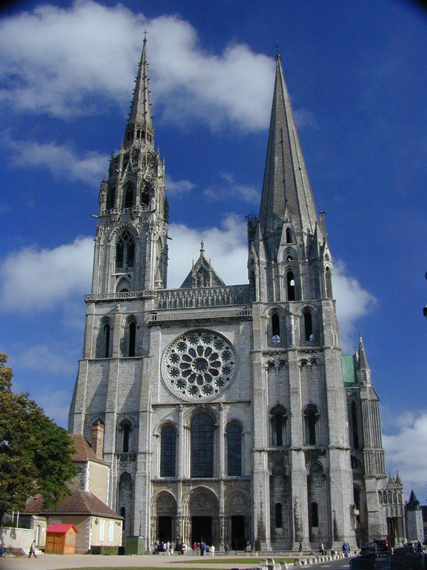 MedievalArchive's tweet photo. 1260 - The Cathedral of Chartres is dedicated in the presence of King Louis IX of France https://t.co/DJV8nVpSrK