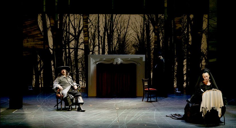 Wenhamania's tweet photo. David Wenham  in the Melbourne Theater Company's production of Cyrano de Bergerac, 2005. My most cherished theatrical dream ...💫 https://t.co/K805gfHVz6