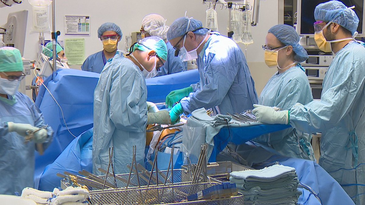 MollyShenKOMO's tweet photo. Two surgical teams, two miles apart, took 15% of donor's liver and transplanted into infant. Living donation saves lives.
#komonews https://t.co/3ynHVcrP5Y