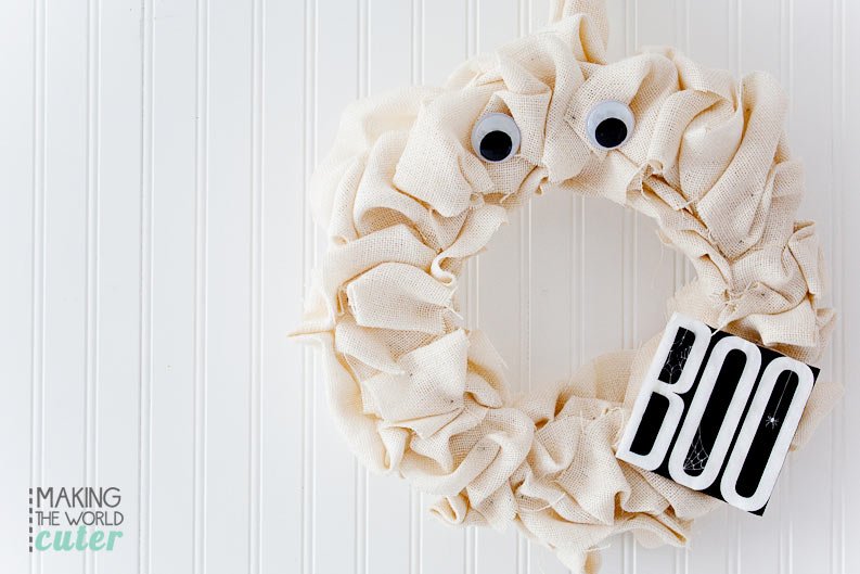 mtwcuter's tweet photo. One of my favorite #Halloween wreaths ever! Over on @OrientalTrading #fun365 https://t.co/JbATHZZaeC https://t.co/XoR6gKeFBG