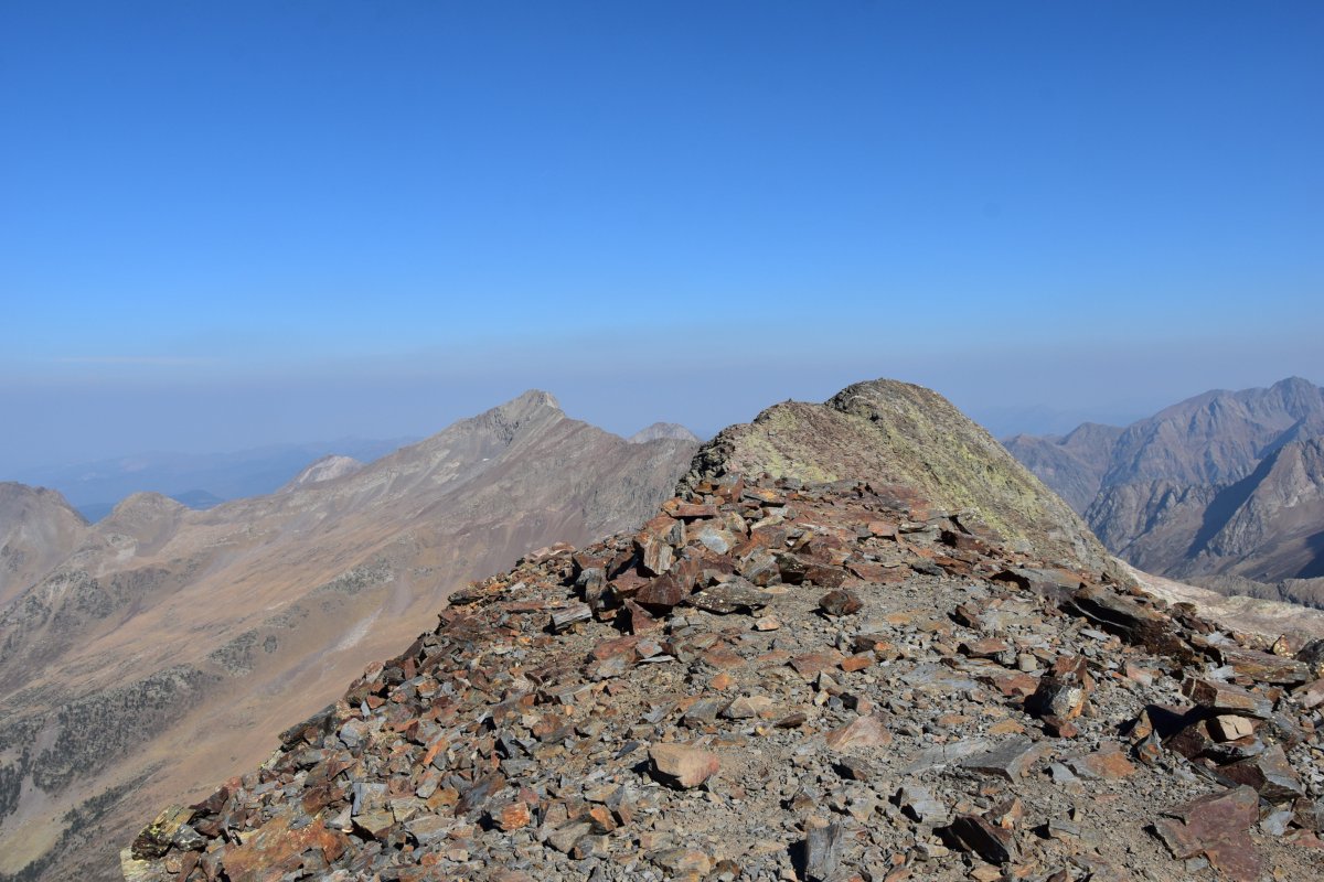 LonePeakbagger's tweet photo. The views NE from the top of the Pic de Batoua (3034m), 12. October 2017
#batoua #picdebatoua #lustou #picdelustou #pyrenees #grade1scramble https://t.co/Y2LYvrSlqo