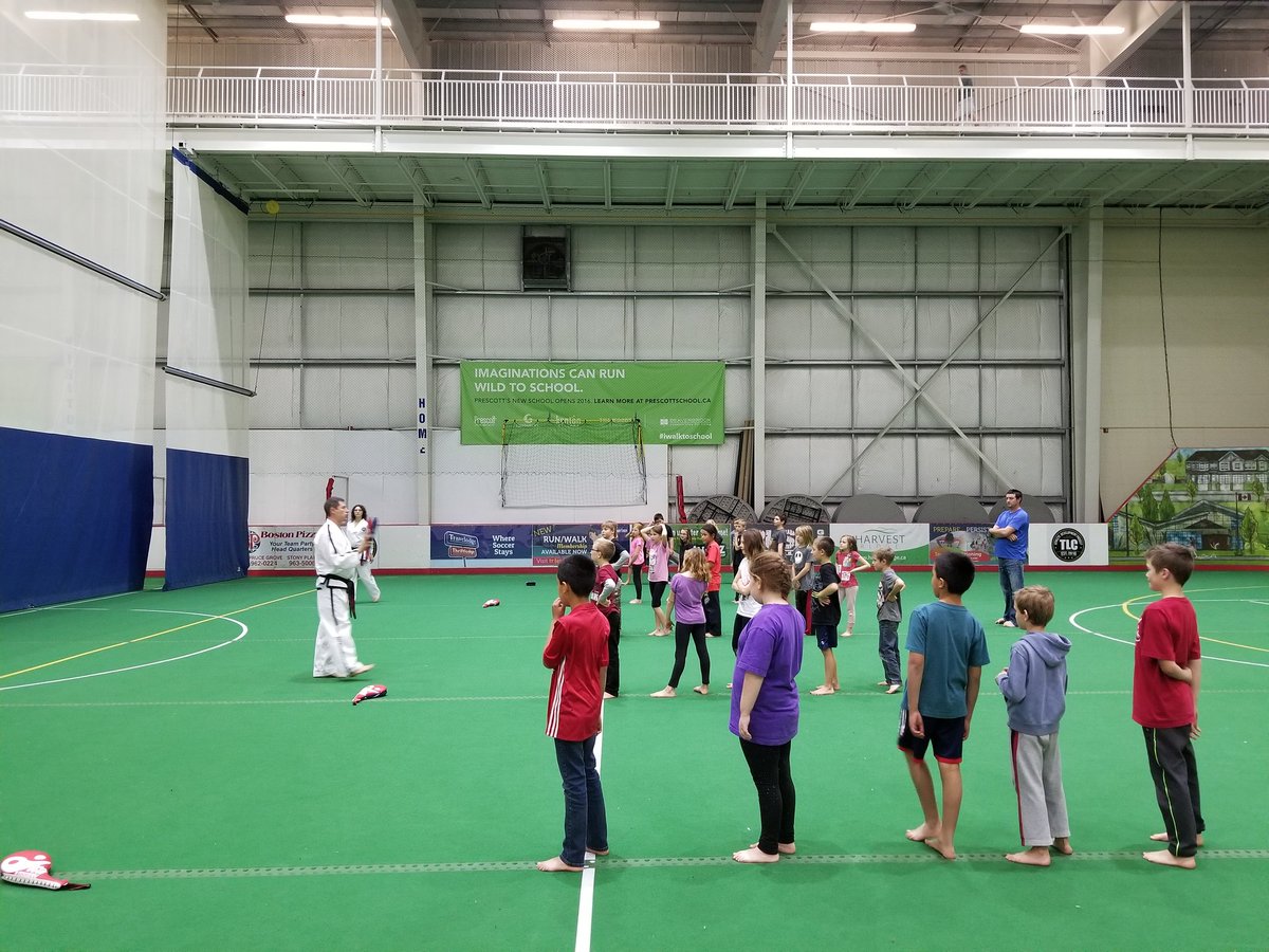 jenhollman's tweet photo. Tae Kwon Do with Master Stanley #psd70 #duffieldschool https://t.co/NqLlDpMTHo