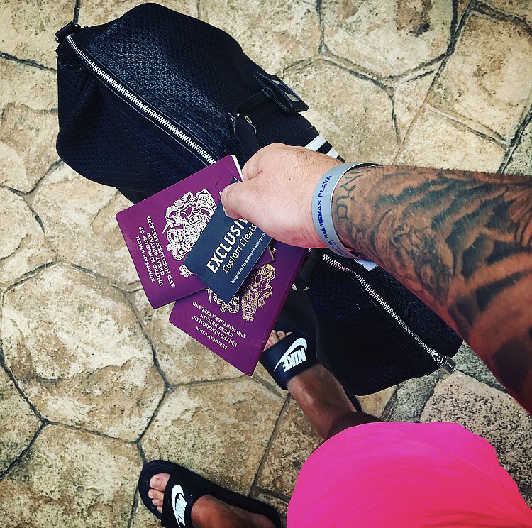 ExclusiveCleats's tweet photo. ✈️ 🇬🇧 To 🇪🇸 
Meeting in Spain today about a design for some Customs for a VERY special birthday gift. 😎
-
#exclusivecustomcleats #athletes https://t.co/ZJMryPZv1R