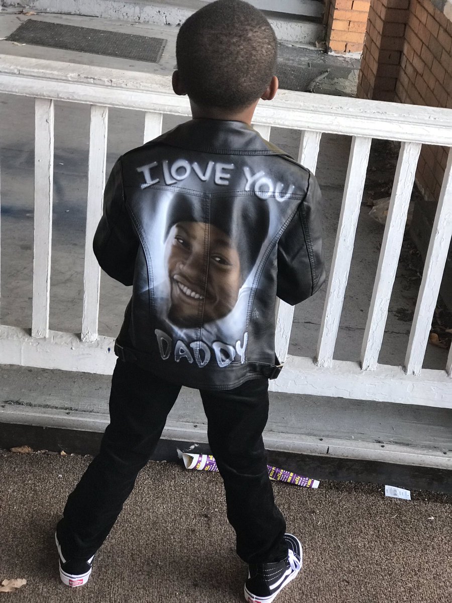 devantesmom's tweet photo. Happy 6 Birthday to my First Born 🎉🤘🏾🤗😘👦🏽 Daddy watching you 👼🏾 Mommy Got You 💪🏾 We love you Sonnnn 😘❤️ #Slick6 💯 https://t.co/e3Jkxb4ETg