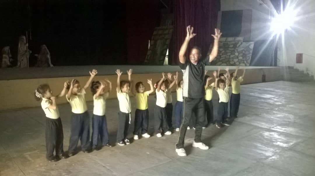 fundesvargasFDV's tweet photo. @AlcaldiaMVargas a través de @fundesvargasFDV  realiza taller de iniciación a la Danza "Jugando conozco mi cuerpo"  para la etapa inicial. https://t.co/oKqbv93Hiw