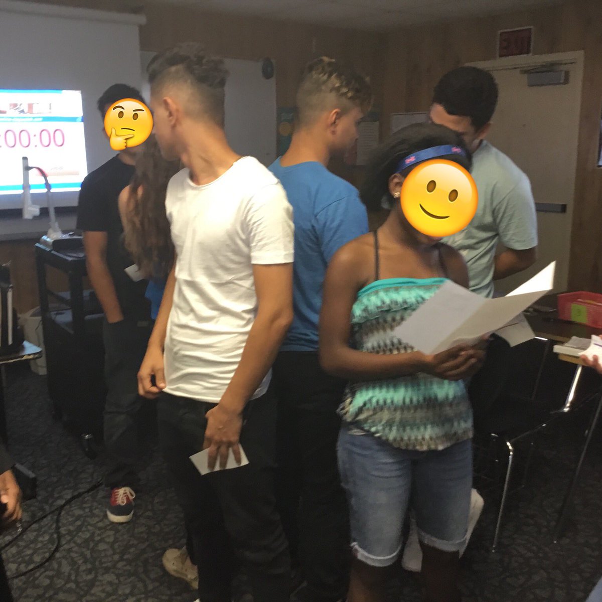 ZambranoClarkHS's tweet photo. #insideoutsidecircles makes speaking and #accountablelistening accessible to all student regardless of L2 level. https://t.co/y9tLnoUiJN