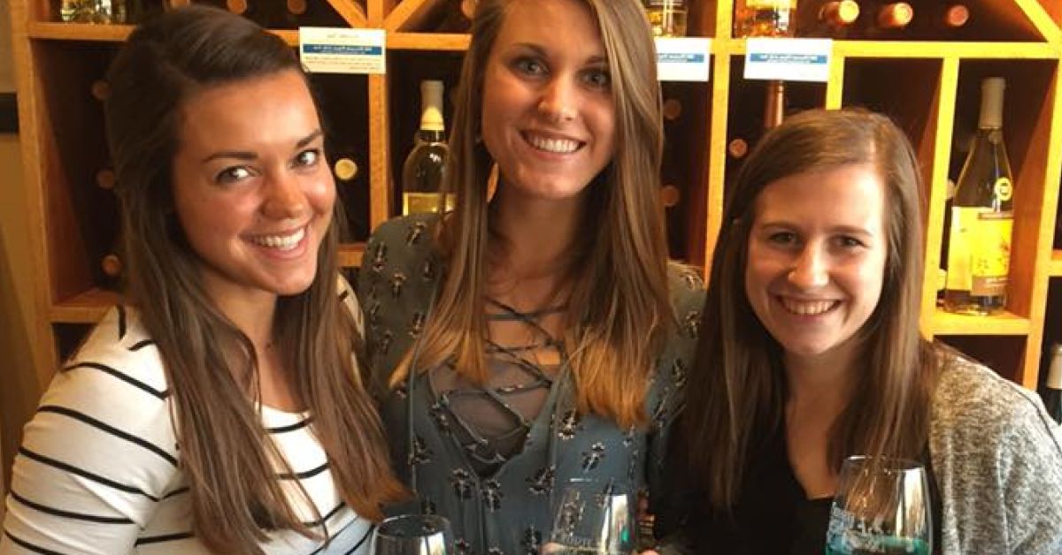 BrightCellars's tweet photo. 2 MIT grads built an algorithm to match you with wine. Take the quiz to see your matches! https://t.co/LdIvB7sY05 https://t.co/5r9HcywDwJ