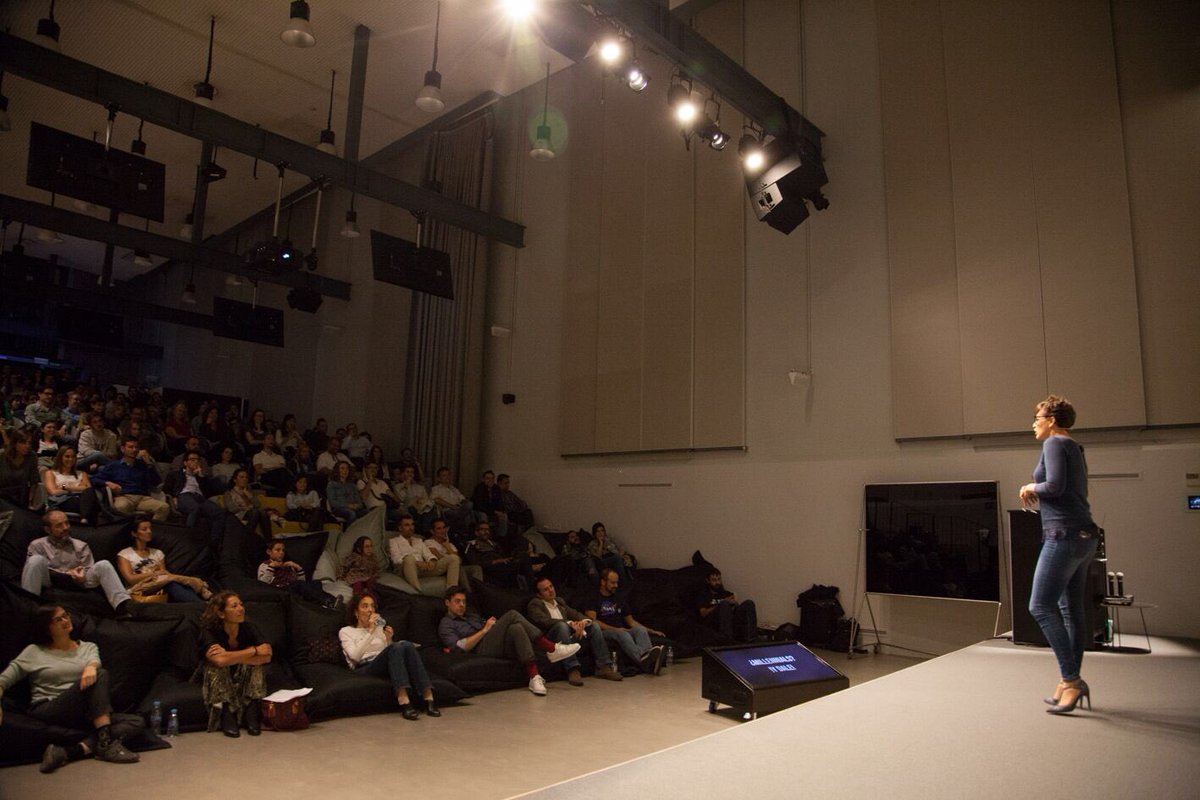 susanalluna's tweet photo. El viernes pasado en #ignitemad5 me dejaron hablar de lo mío.
Y aprendí. https://t.co/ughoZQPRGr