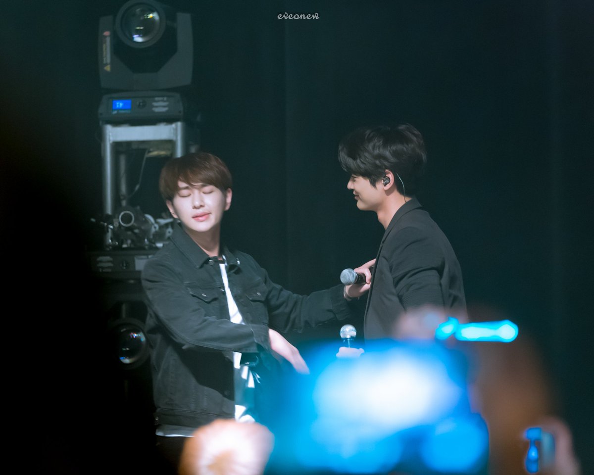 nd_medhat's tweet photo. 😂😂 my first time to see this kind of expression on him 😍 #OnewTime #Onew #온유 https://t.co/gPeHOWk841