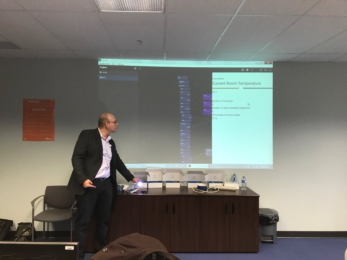 Blue_Spurs's tweet photo. To say the solutions are brilliant would be an understatement. #Hack2017 presentations are underway. https://t.co/daDYhpCJXq