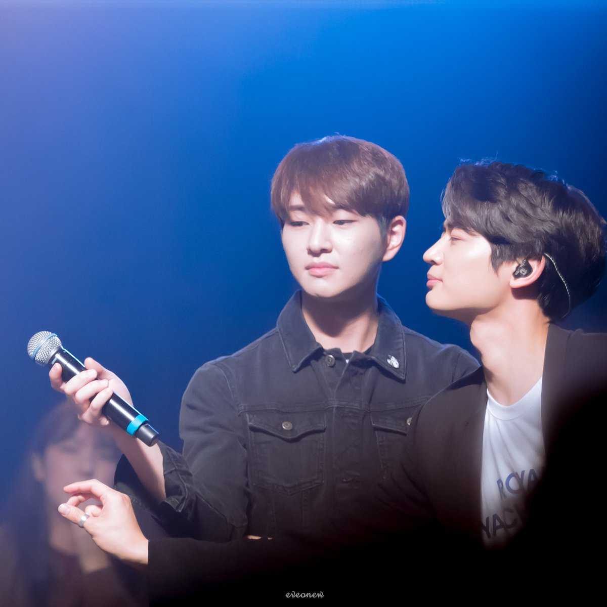 nd_medhat's tweet photo. 😂😂 my first time to see this kind of expression on him 😍 #OnewTime #Onew #온유 https://t.co/gPeHOWk841