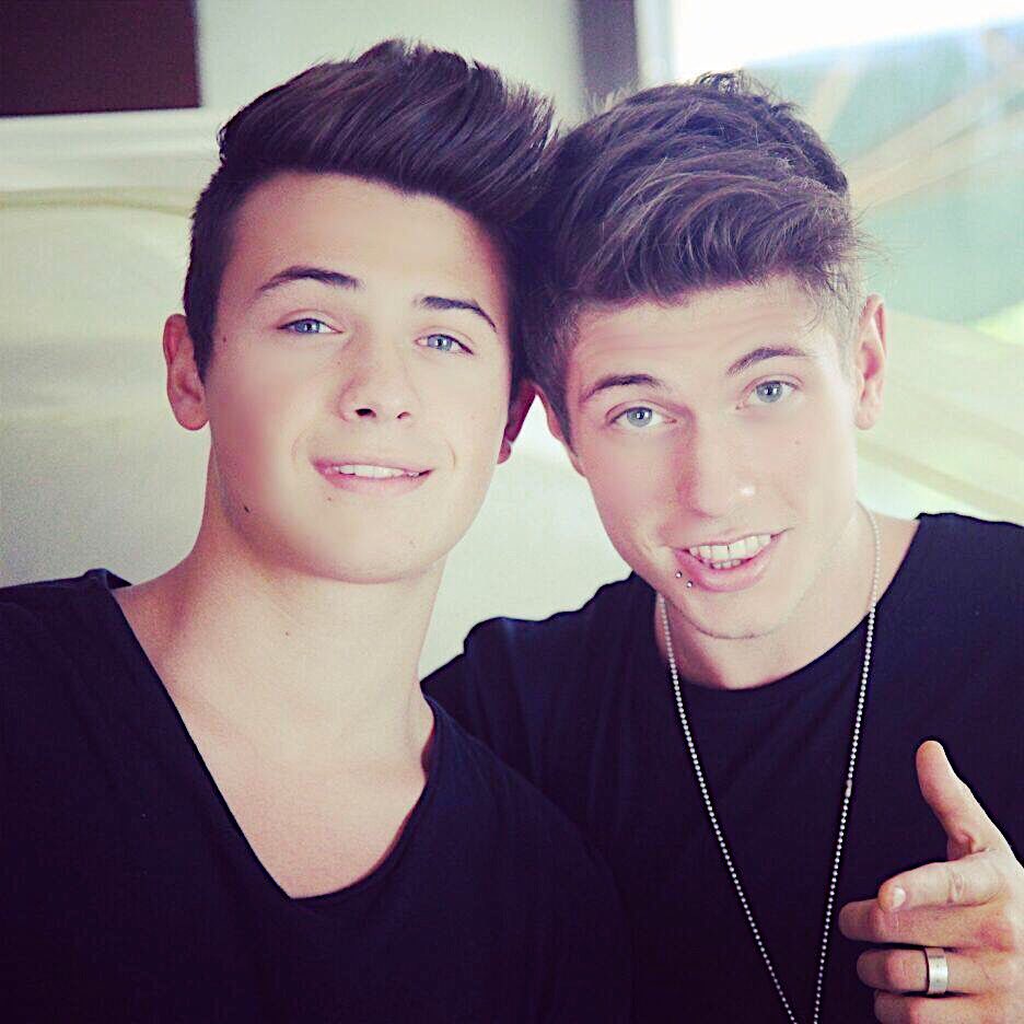 fedefederossi's tweet photo. Baby boys https://t.co/x6rK36PyZQ