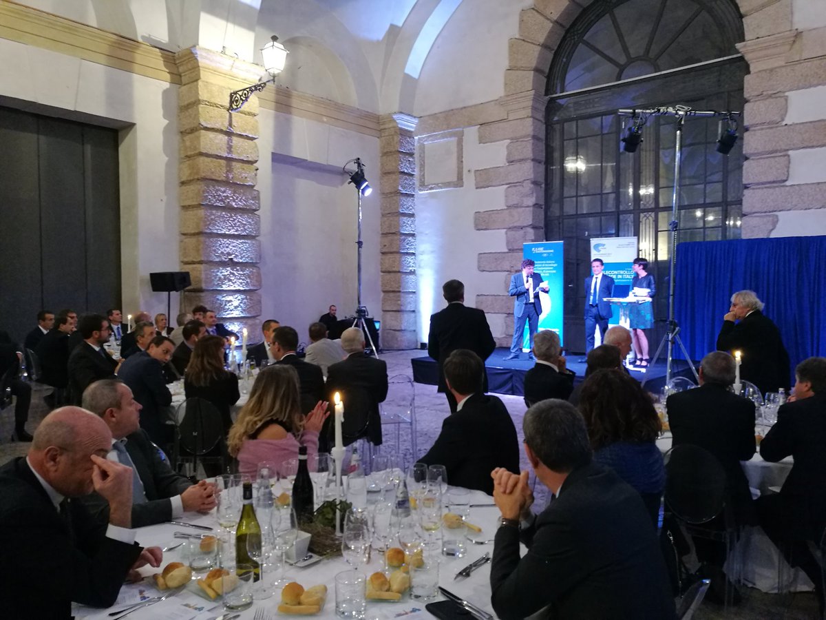 telecontrollo's tweet photo. Durante la cena di gala premiate le migliori memorie presentate a #forumtlc su #Industria , #reti, #città. https://t.co/8CcBKWhFD8