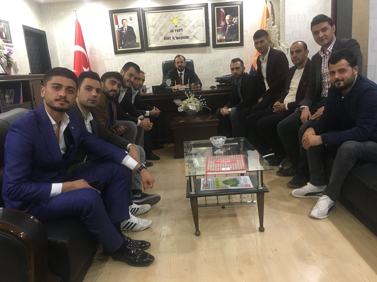 EmrahOktav's tweet photo. G.Antep,Kilis AK parti İl Koordinatörü 25.Dönem Ankara M.V Sn @MahmutSamiMALLI İle İl Gençlik Kollarımızla istişare ettik. 

@mustafaatas https://t.co/x25MyXWPZB