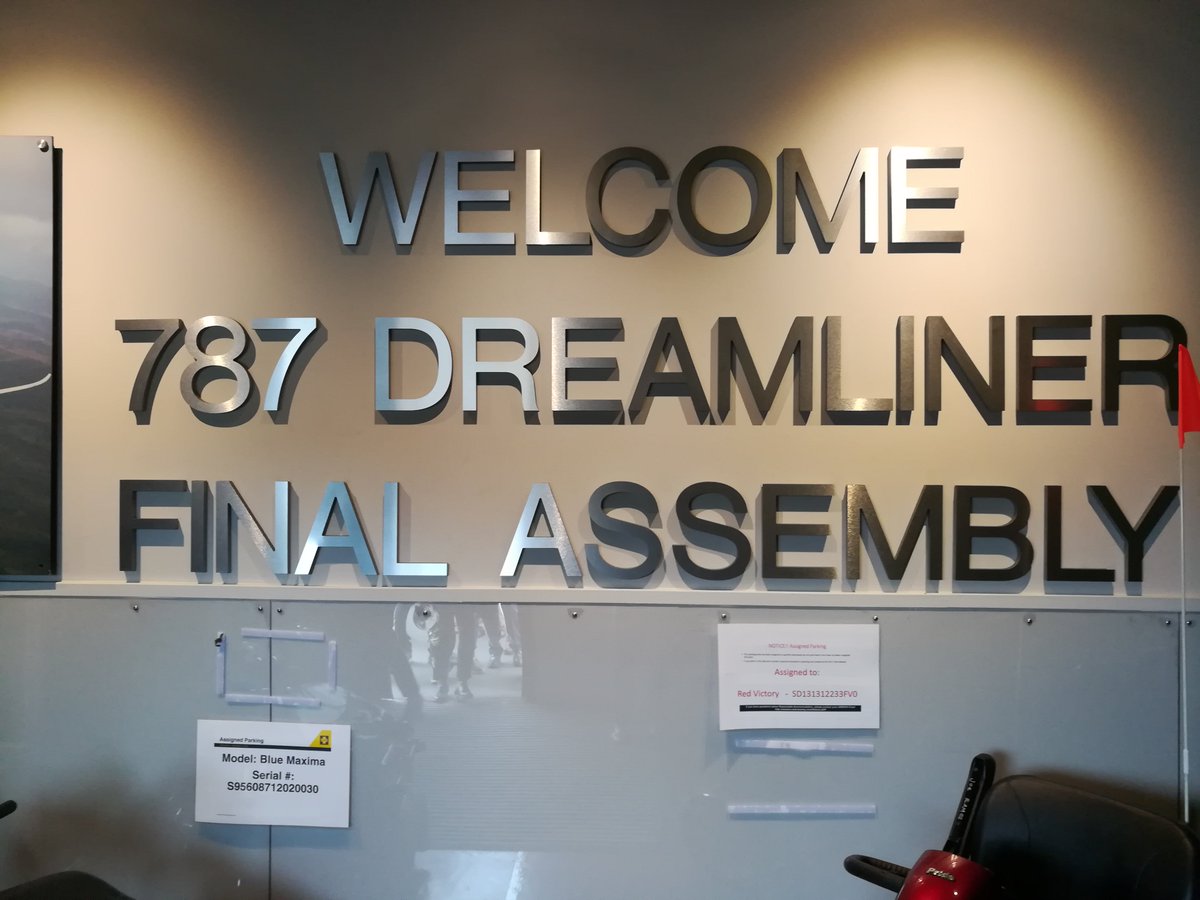 9853463673's tweet photo. Lifetime experience with Boeing with a private tour in their production warehouse @GIBS_SA #GIBSMBAGLOBAL #WestCoastUSA https://t.co/nLNmmdRWIf