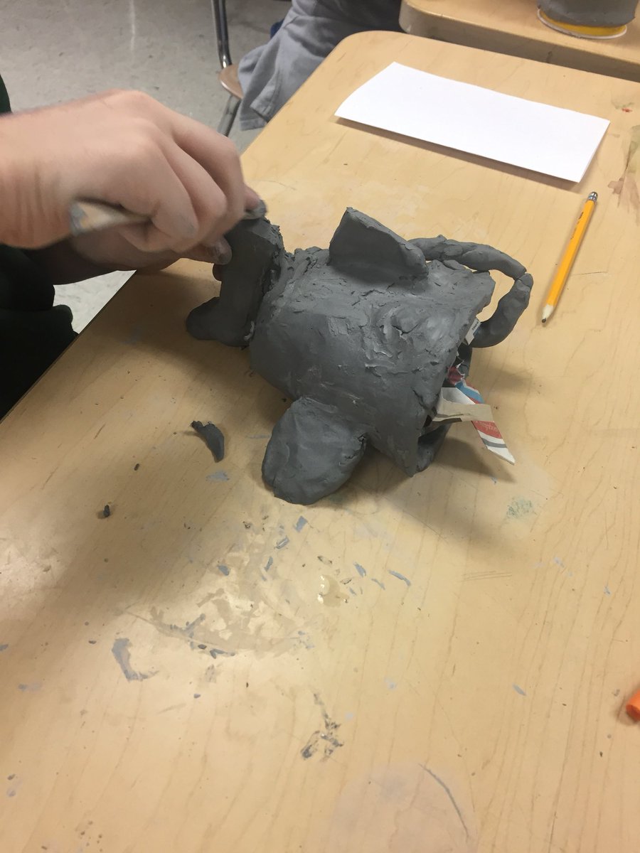 b_finney85's tweet photo. Designing Cell Phone Amplifiers in Art👩🏼‍🎨 wonderful project Ms Bryant #Engineering #Sound #Design #STEAM #4Cs @OliverMNPS  😊 https://t.co/ebenxI8E2O