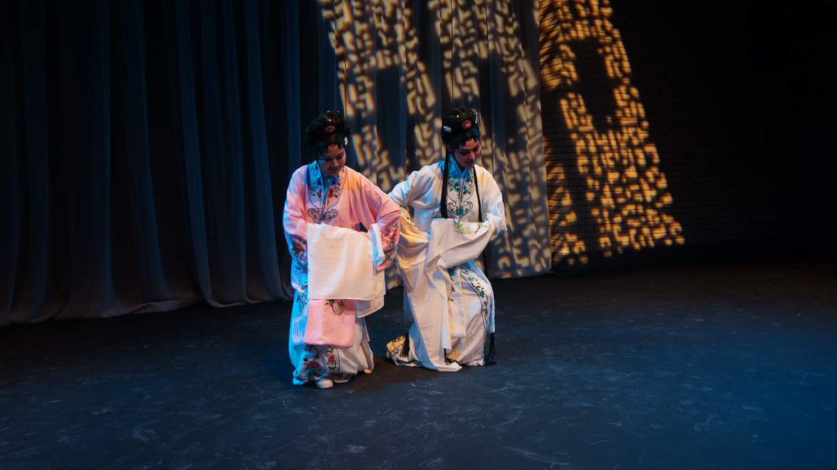 Utadeo_edu_co's tweet photo. #ElmundoenUtadeo| Recibimos este 25 de octubre a la Academia de Teatro de Shanghai https://t.co/0ZXW9XuGoV