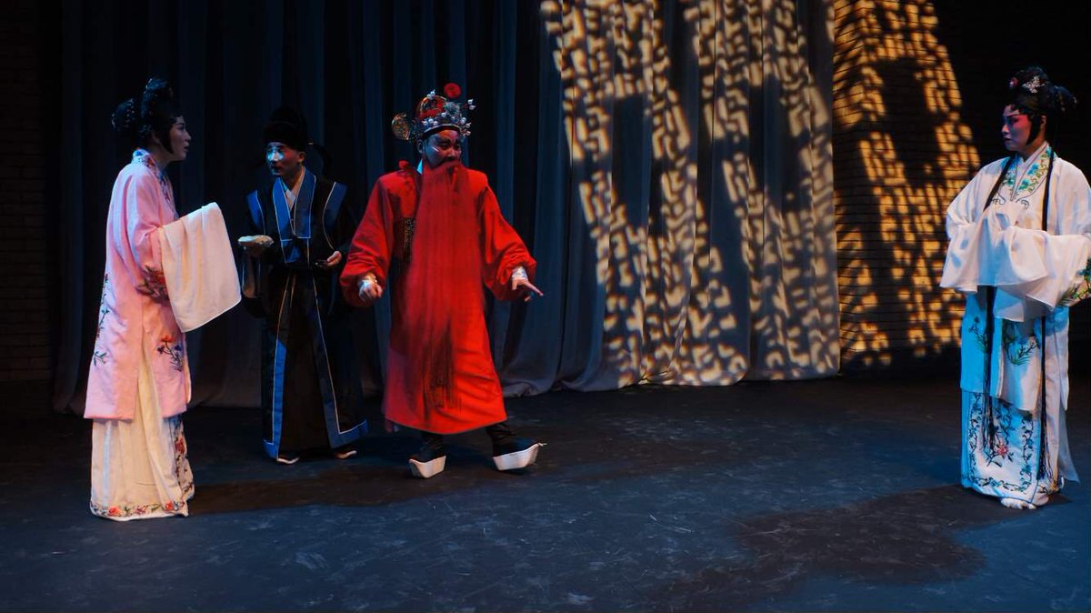 Utadeo_edu_co's tweet photo. #ElmundoenUtadeo| Recibimos este 25 de octubre a la Academia de Teatro de Shanghai https://t.co/0ZXW9XuGoV