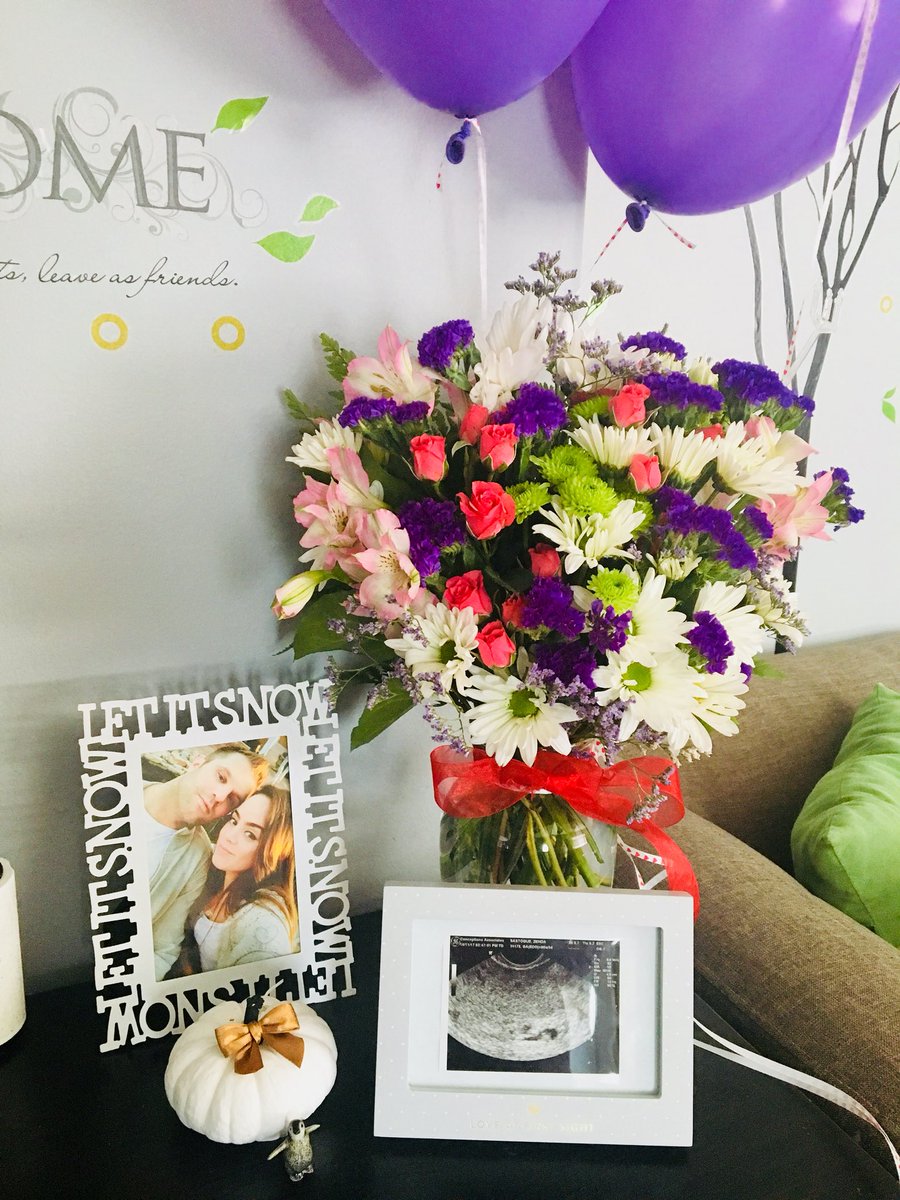 kandikidztwinz's tweet photo. When you have the sweetest co workers!Sent me flowers while healing @ home,warms my💛#miscarriage #purpleribbon #IVFloss #timehealsallwounds https://t.co/9ujljO0cGC