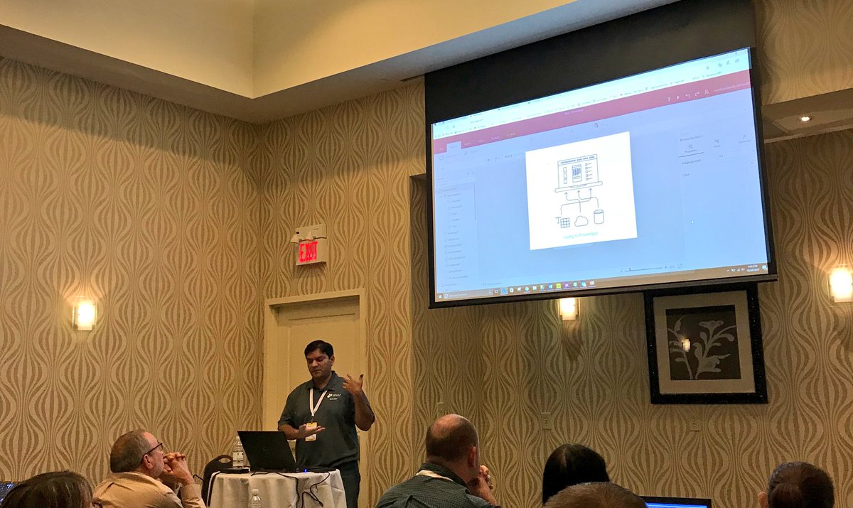 AndyHuneycutt's tweet photo. Let’s build a @PowerApps for a @SharePoint list. #SPEngage #SharePoint @SharePointInst https://t.co/54633slYAh