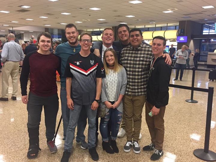 brycebrimhall44's tweet photo. Thank you everyone for the support! It's been an amazing two years! Momma was happy. ☺️ And the squawww is almost all reunited...🤘🏼😏 https://t.co/UlrHTaVE5h
