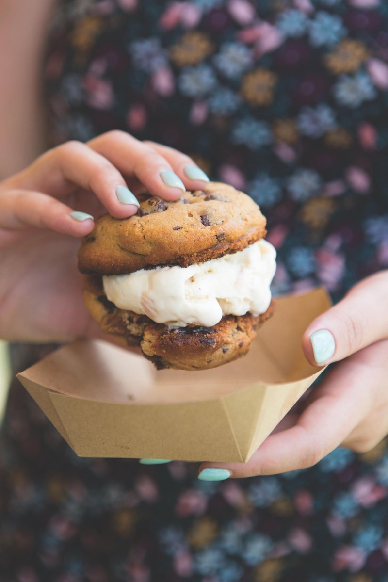 Austin_Monthly's tweet photo. Get your tickets to our fabulous Best New Restaurants Party on Nov. 2! It's going to be hella delicious. #AMBNR17 https://t.co/Ja3CK9x7Sn https://t.co/FDTpHj4b6O