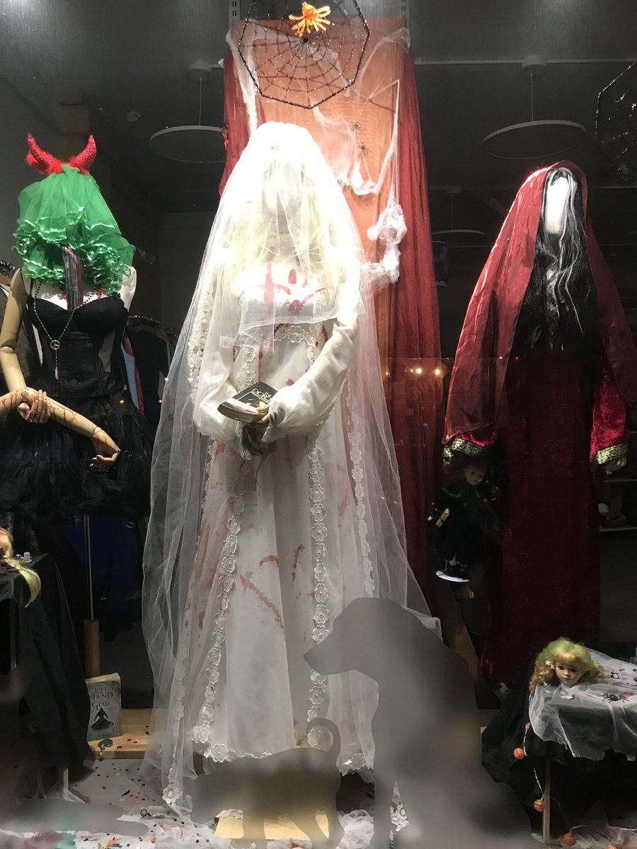 levfest's tweet photo. Have you got your outfit ready for #Halloween ball @levunion this Fri 27 Oct in #Levenshulme for #Levfest17 Free Entry https://t.co/FqGjzlAhnf