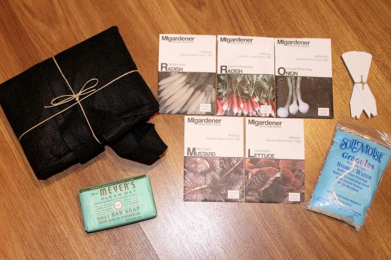 EmilyReviewsCom's tweet photo. BasilBox – A Holiday Gift Idea For The Gardener In Your Life {Review} #gardenergifts @basilboxsb #basilbox #ad https://t.co/ByWA1cFLQF https://t.co/S6sg4CLpn6