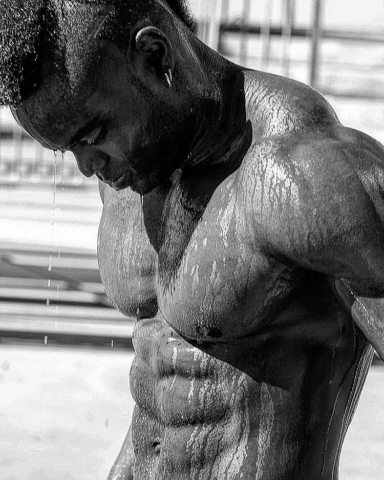 GRM_Photography's tweet photo. @GRM_Photography shoot with #BrianWilliams #fitness #athlete #gym #goldsgym #venice https://t.co/HWClXtC3uF