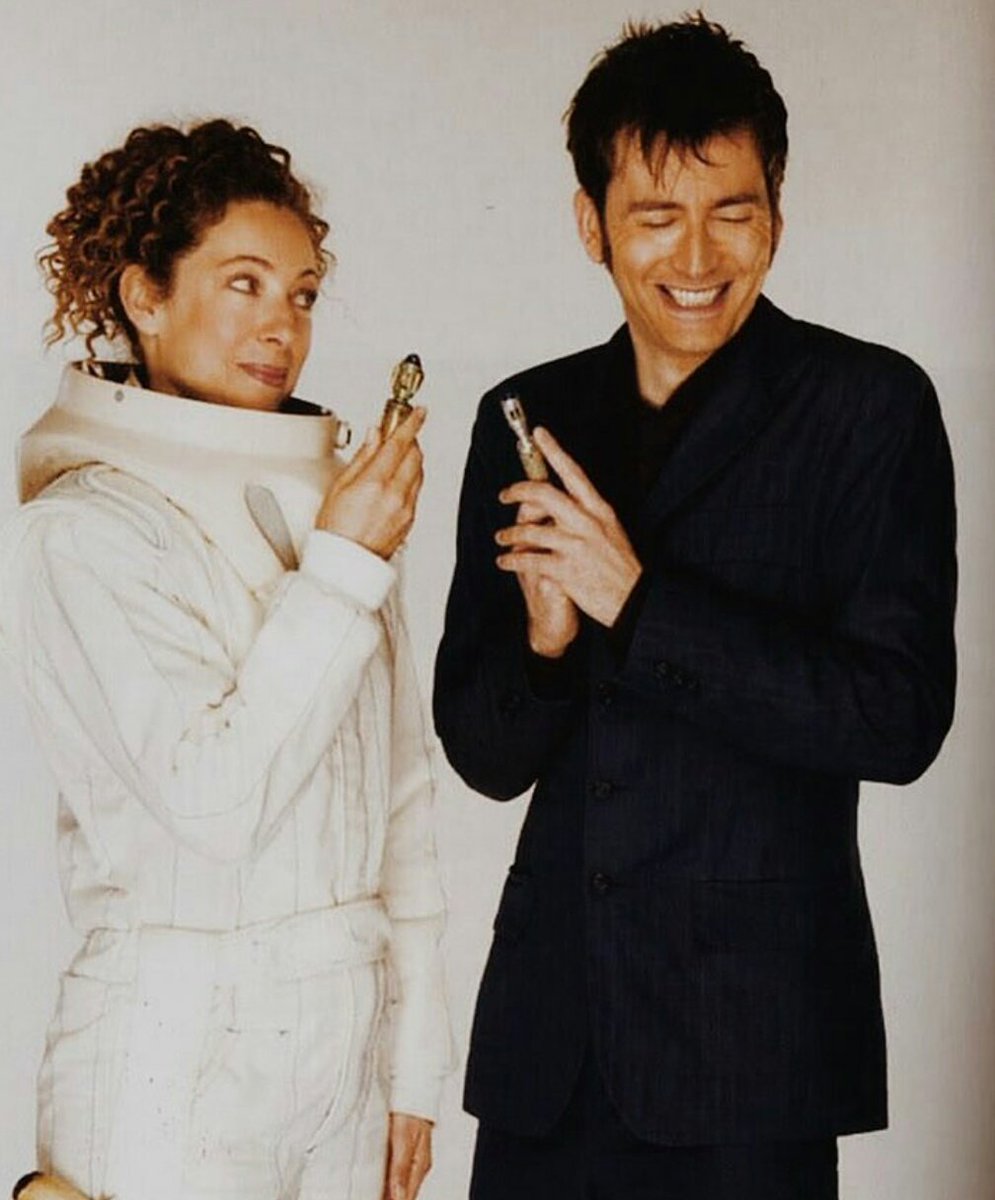 gaaiuz_'s tweet photo. e niente, anche stasera mi faccio del male
#DavidTennant #DoctorWho #River #Martha #Rose #CapitanJack https://t.co/Qt171k0uUu