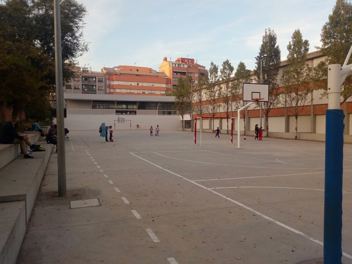 Avui estrenem nova instal·lació, avui comencen nova etapa a l'escola Agusti Bartra.
#somhidiables