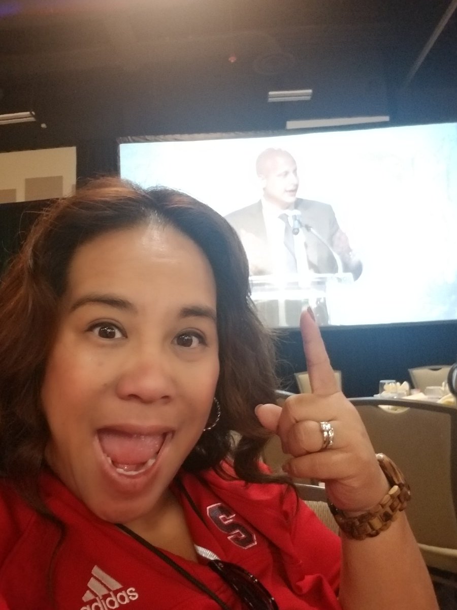 LovelyLysa's tweet photo. I spy @ewwaldo 👍😀 #ReachHigher #CASC17 https://t.co/37ohIAqY7t