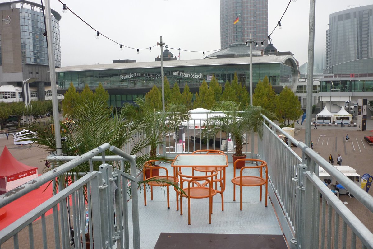 Dachgarten des Kein &amp; Aber Stands auf der #fbm17