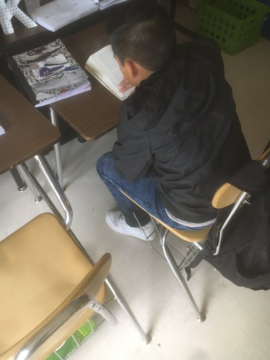 k_huggies's tweet photo. @NISDPatNeff..ss learning about the characters of the Graveyard Book. They didn't want to put the book down.#wearepatneff#neffinspired https://t.co/SjKcY70puU