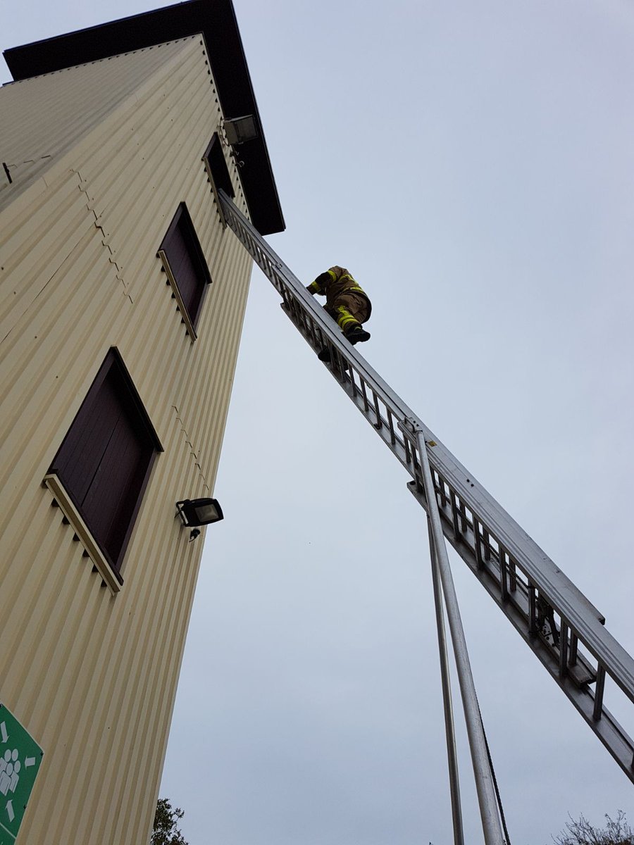 DubFireBrigade's tweet photo. B Watch in #Finglas  were put through their paces today on the drill yard practicing skills on the 13.5 metre ladder. https://t.co/UWlrKm392F